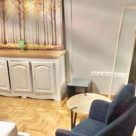 Economy Shared Apartment D In Central Афины Экстерьер фото